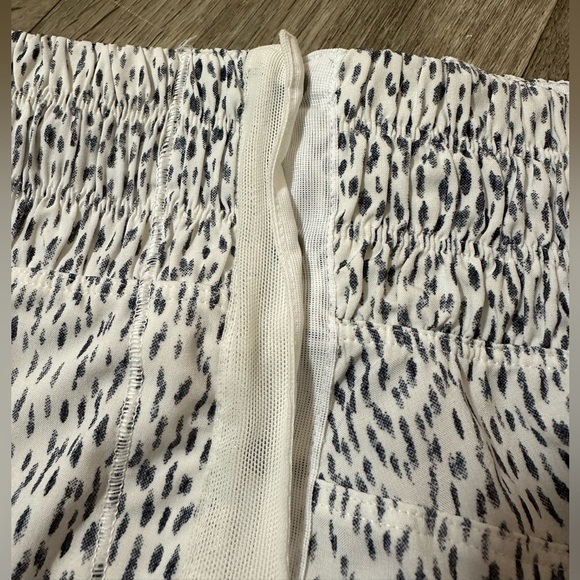 Lululemon Tearaway Pant in Dottie Dash Black/White Size 4 VGUC - Picture 14 of 16